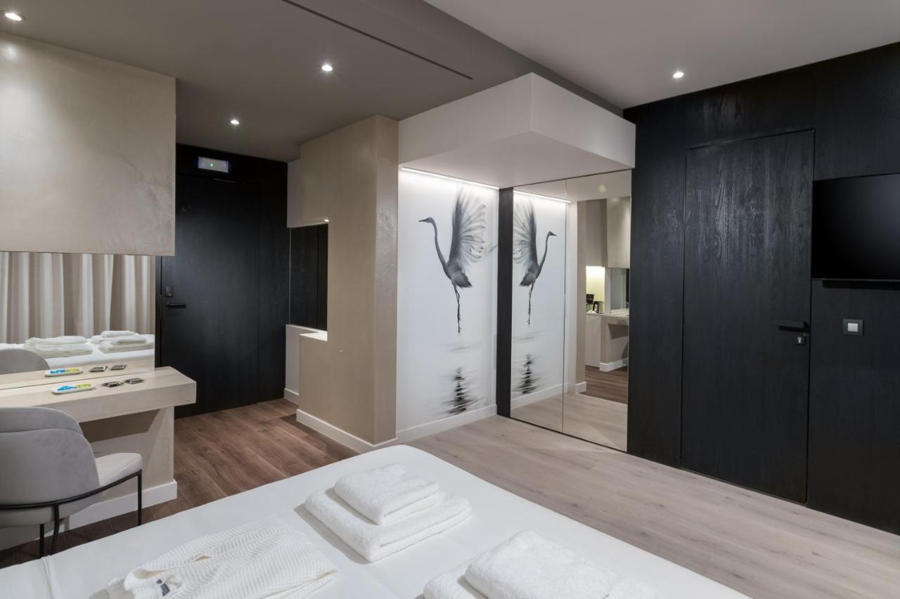 Ivis 4 Boutique Hotel Athena Bagian luar foto
