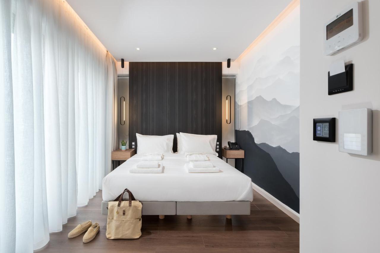 Ivis 4 Boutique Hotel Athena Bagian luar foto