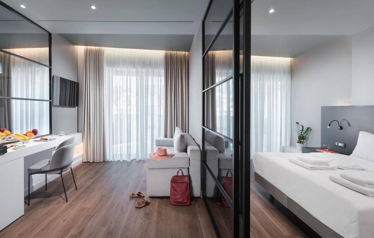 Ivis 4 Boutique Hotel Athena Bagian luar foto