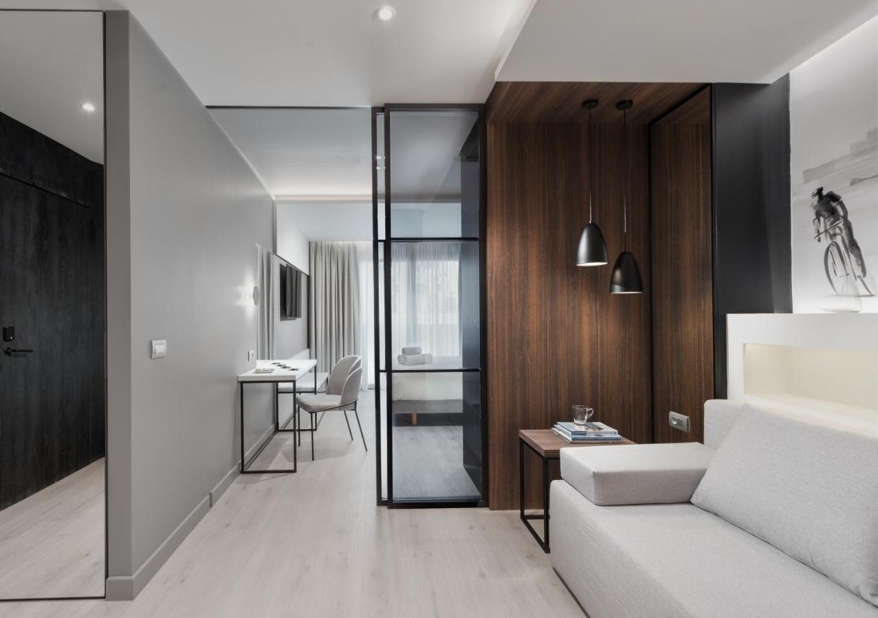Ivis 4 Boutique Hotel Athena Bagian luar foto