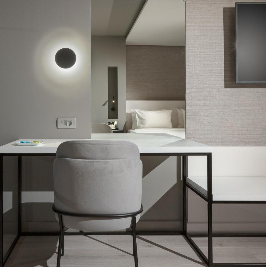 Ivis 4 Boutique Hotel Athena Bagian luar foto