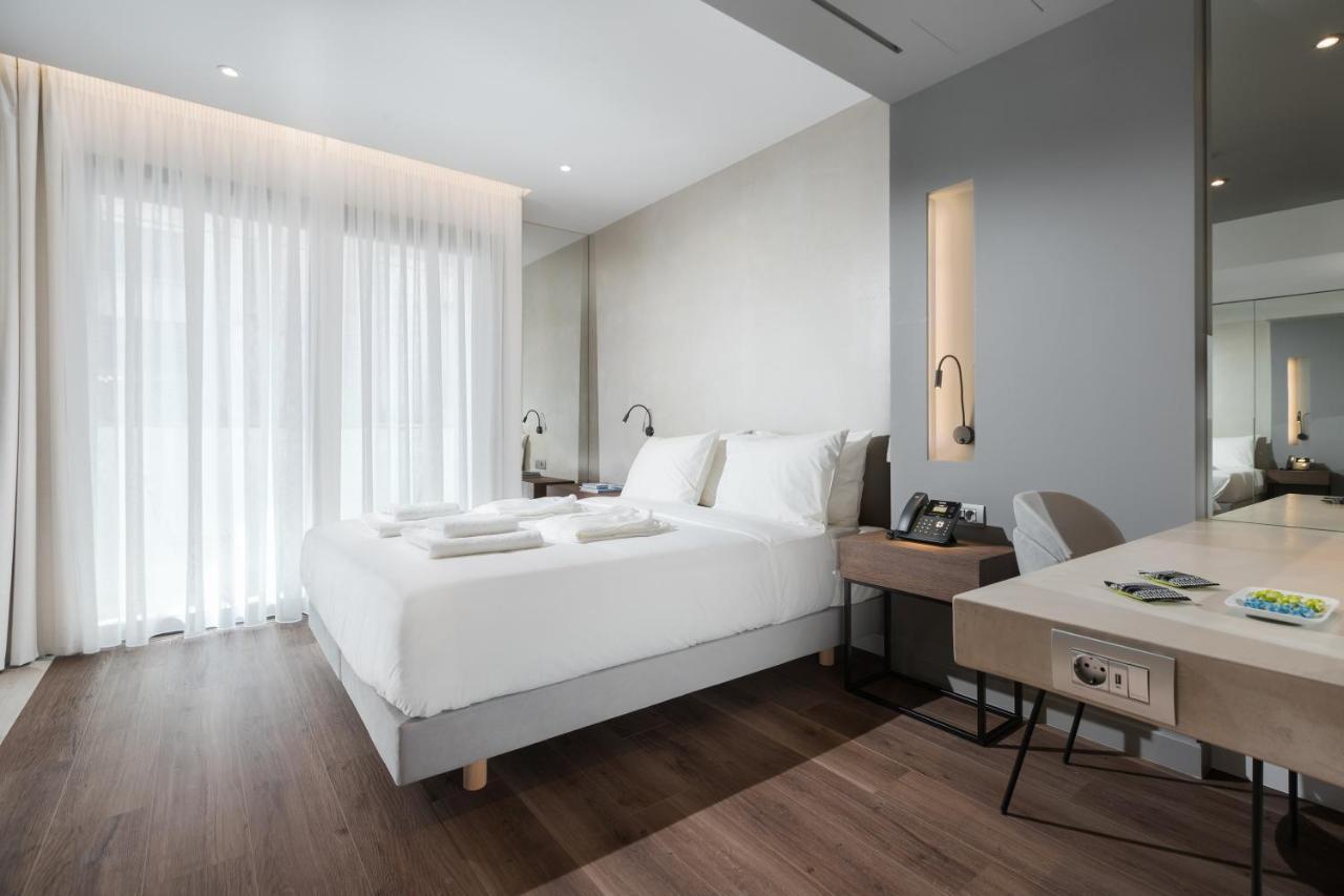 Ivis 4 Boutique Hotel Athena Bagian luar foto