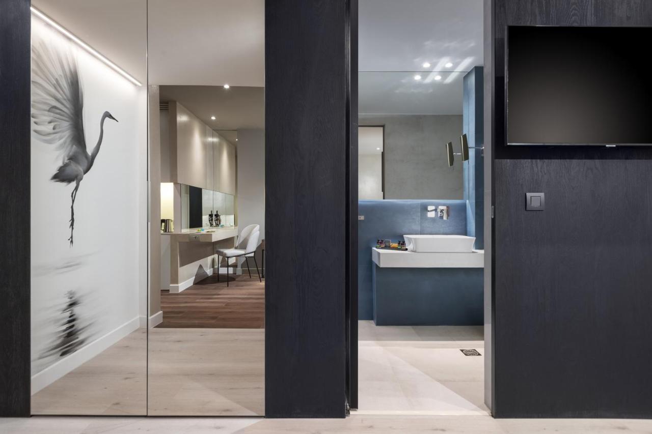 Ivis 4 Boutique Hotel Athena Bagian luar foto