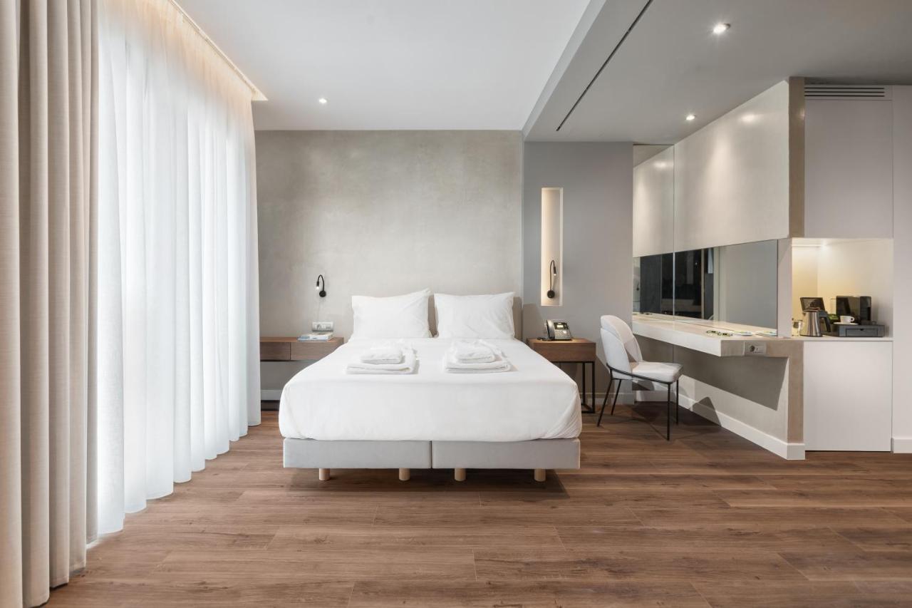 Ivis 4 Boutique Hotel Athena Bagian luar foto