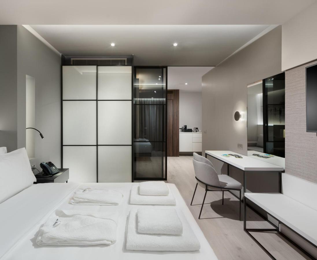 Ivis 4 Boutique Hotel Athena Bagian luar foto
