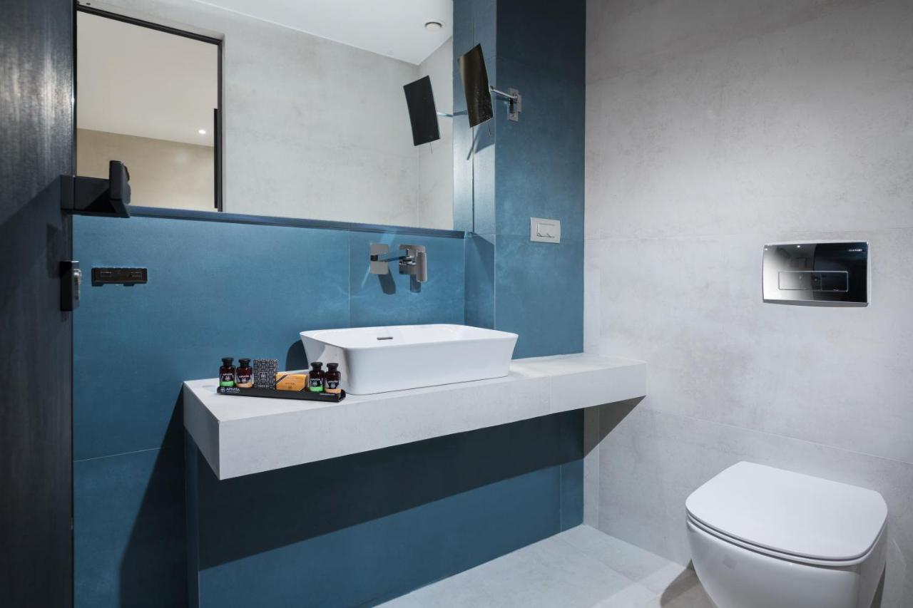 Ivis 4 Boutique Hotel Athena Bagian luar foto