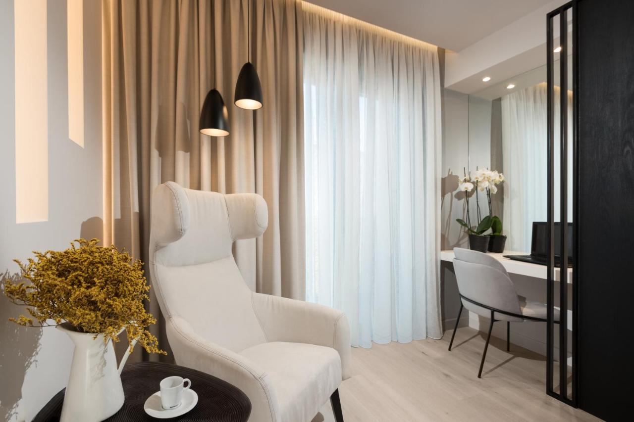 Ivis 4 Boutique Hotel Athena Bagian luar foto