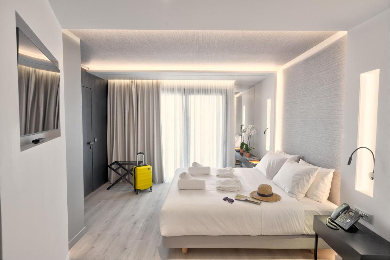Ivis 4 Boutique Hotel Athena Bagian luar foto