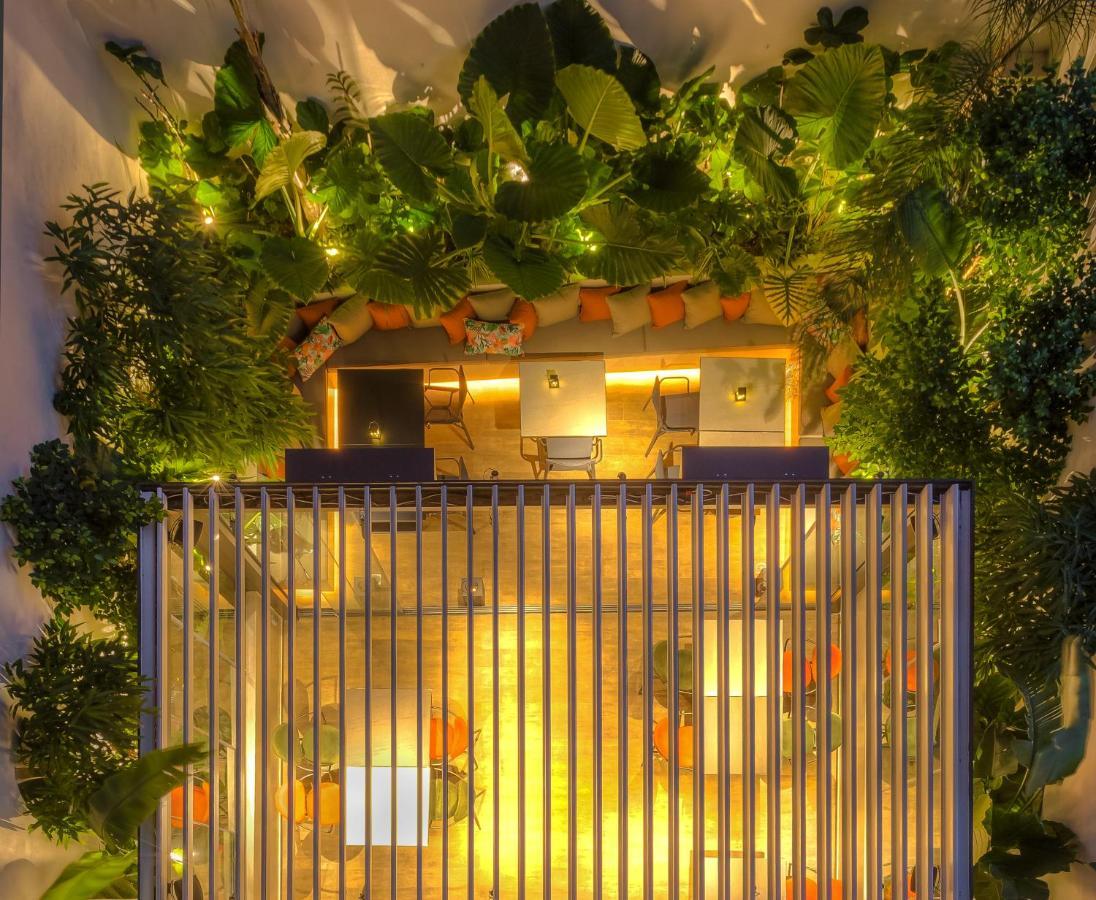 Ivis 4 Boutique Hotel Athena Bagian luar foto
